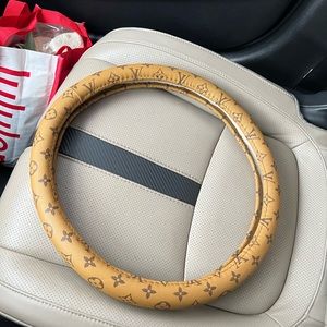 LV steering wheel cover